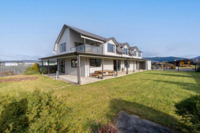 Acheron Homestead - Te Anau Holiday Home